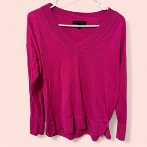 Banana Republic V-Neck Long Sleeve Top